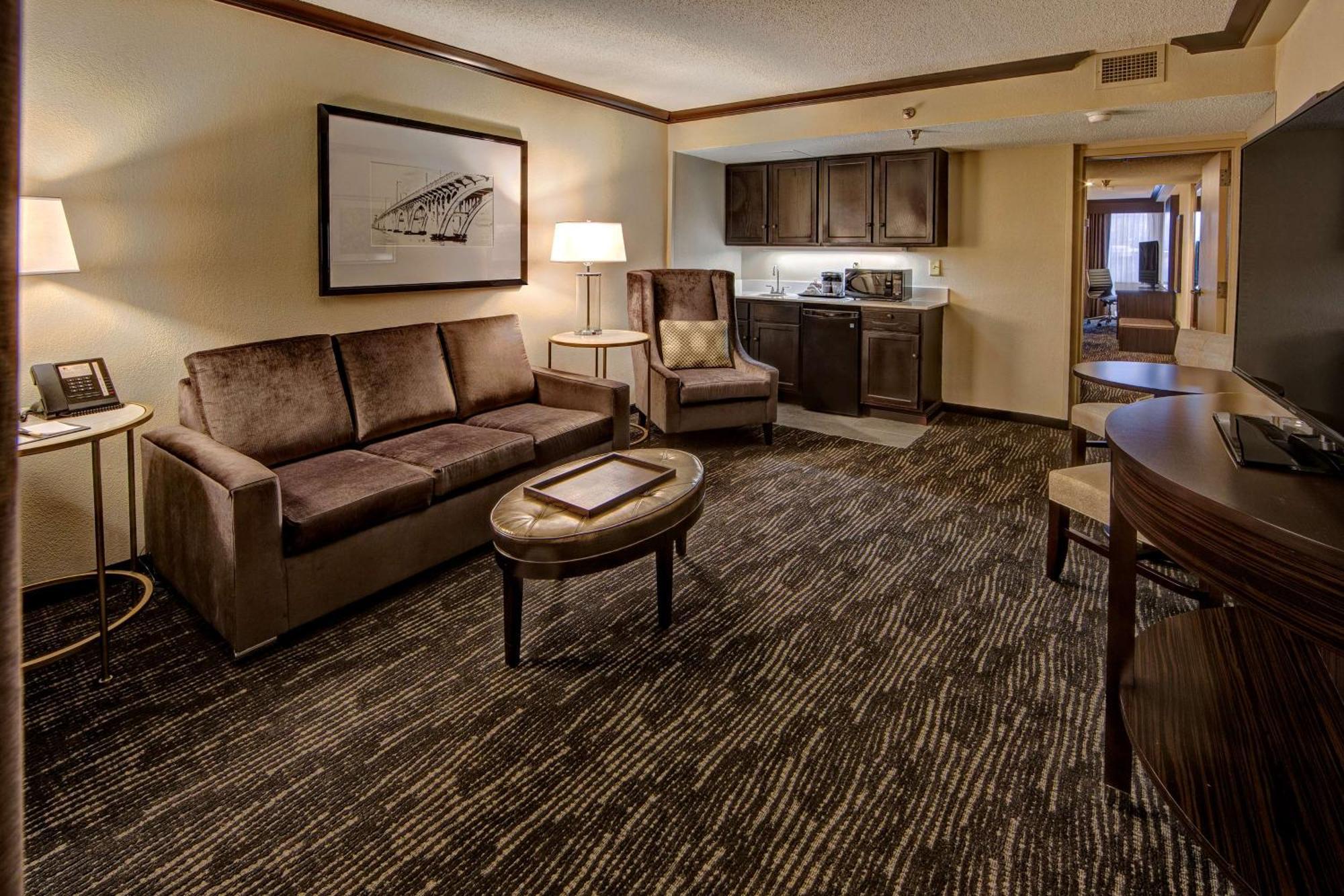 Doubletree By Hilton Decatur Riverfront Exterior foto