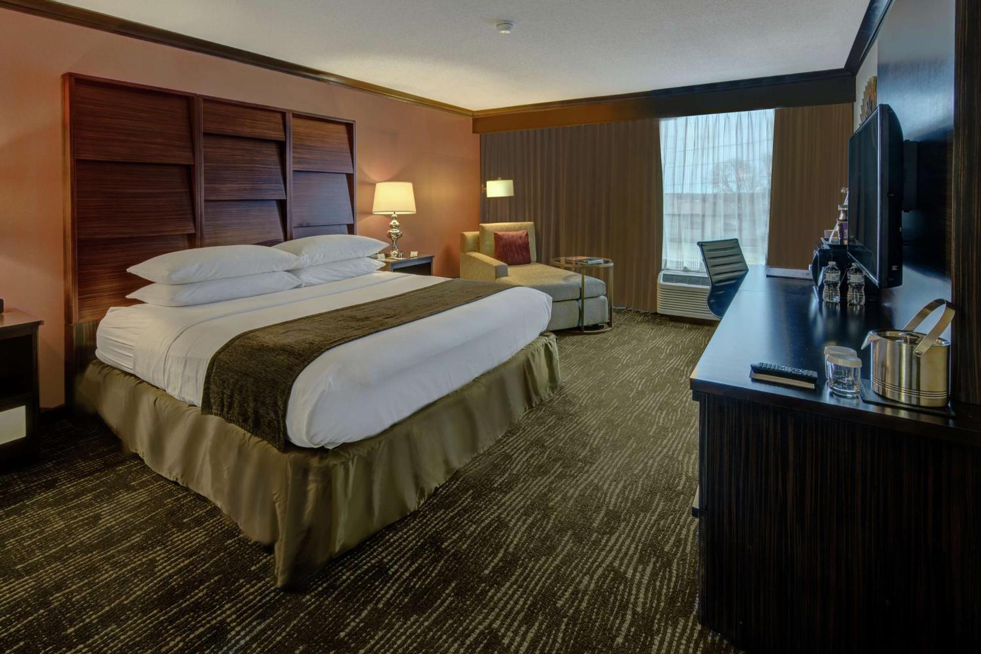 Doubletree By Hilton Decatur Riverfront Exterior foto