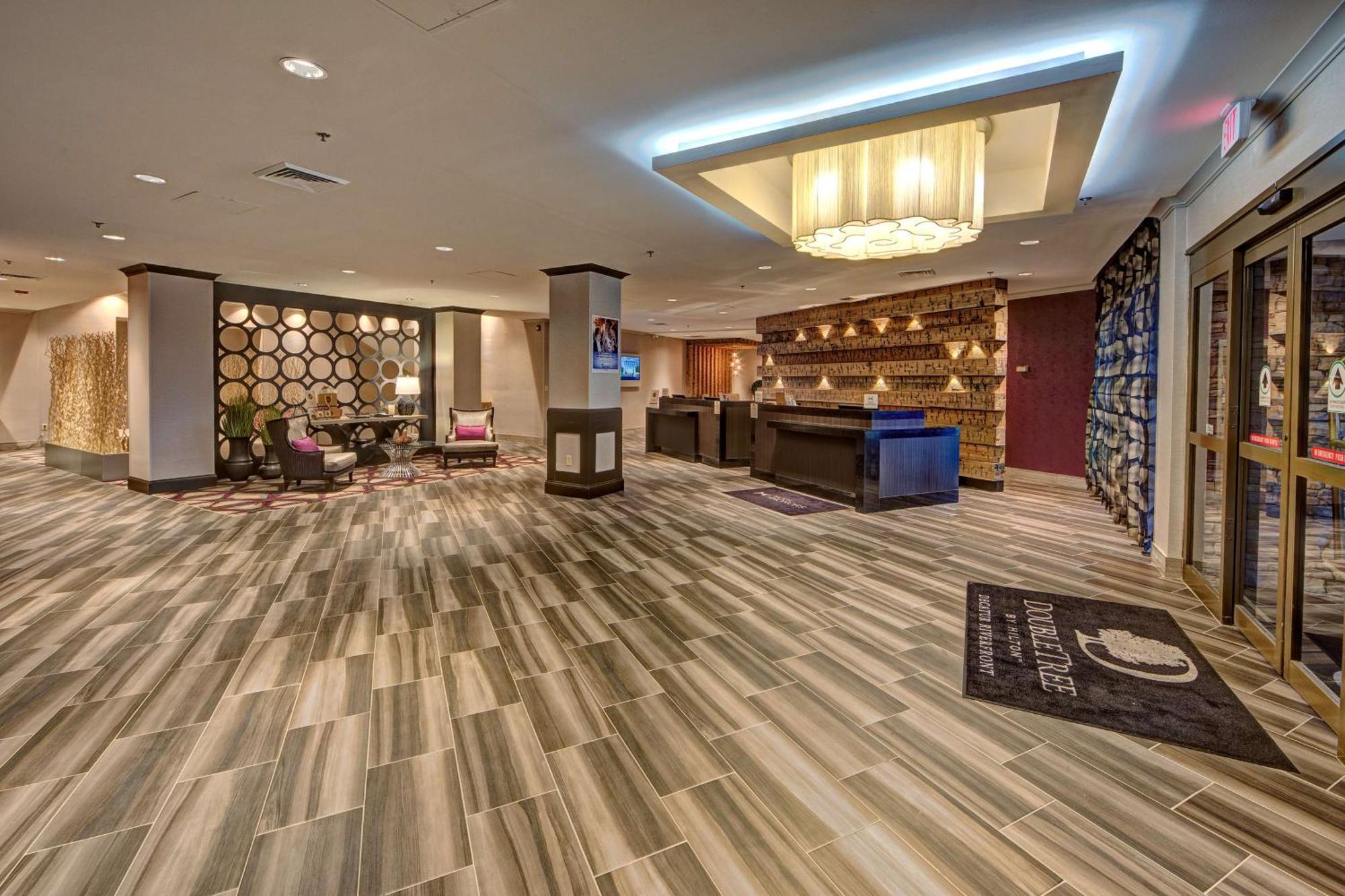 Doubletree By Hilton Decatur Riverfront Exterior foto